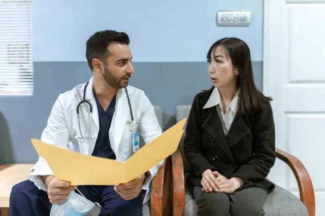 Doctor consultation - healthcare in Saudi Arabia for expats